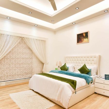 Treebo Trend The G8 Sector 39 Hotel Noida Bagian luar foto
