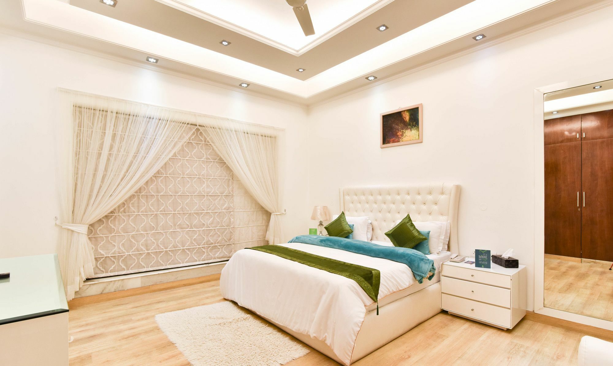 Treebo Trend The G8 Sector 39 Hotel Noida Bagian luar foto