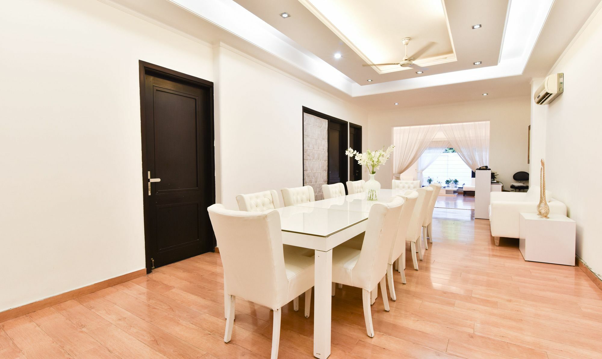 Treebo Trend The G8 Sector 39 Hotel Noida Bagian luar foto