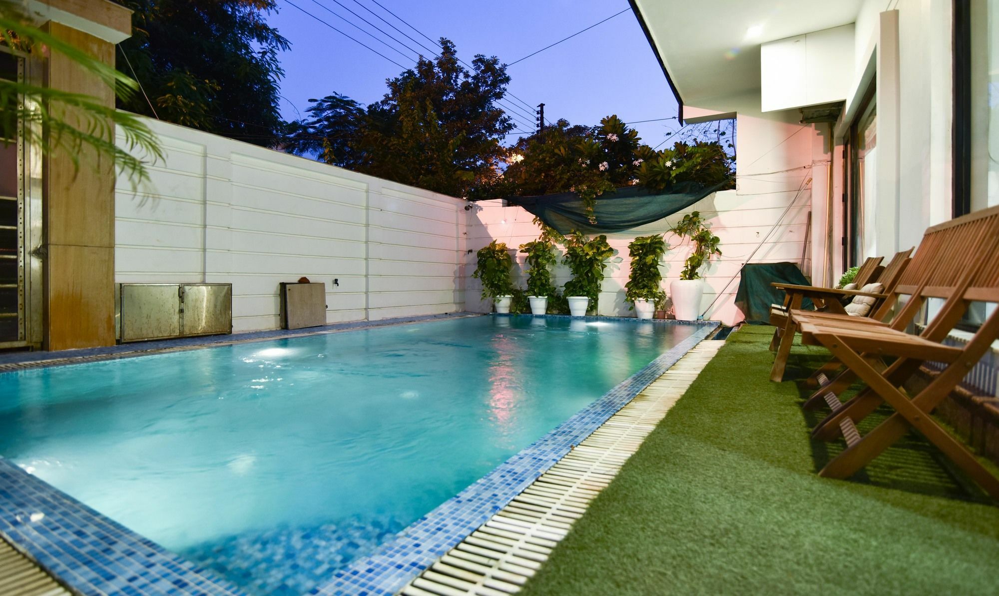 Treebo Trend The G8 Sector 39 Hotel Noida Bagian luar foto