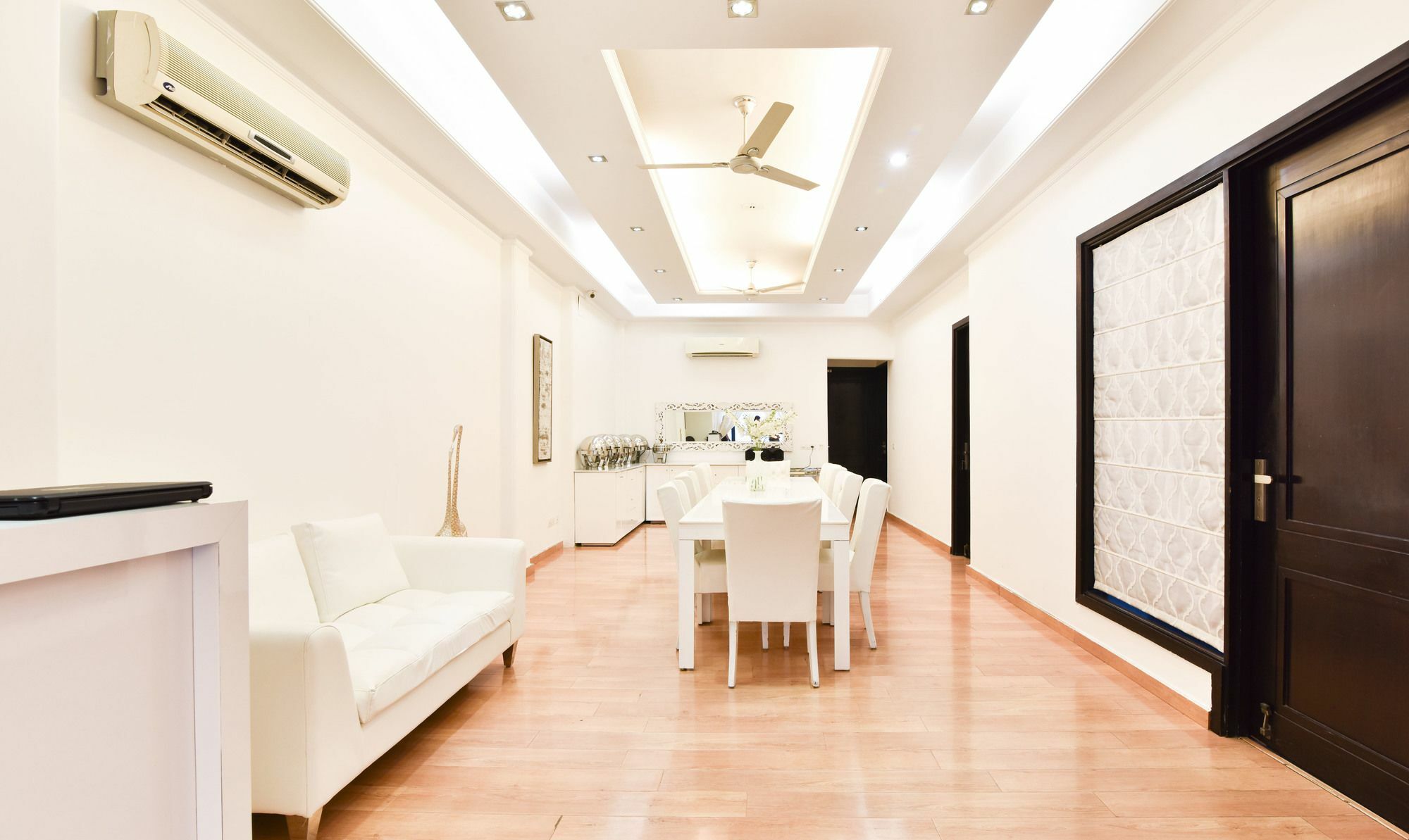 Treebo Trend The G8 Sector 39 Hotel Noida Bagian luar foto